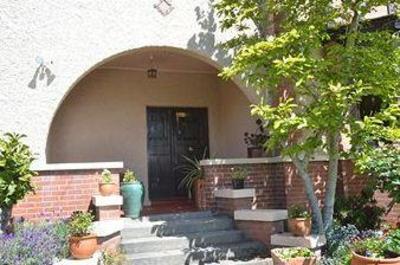фото отеля Sefton Homestay Bed and Breakfast