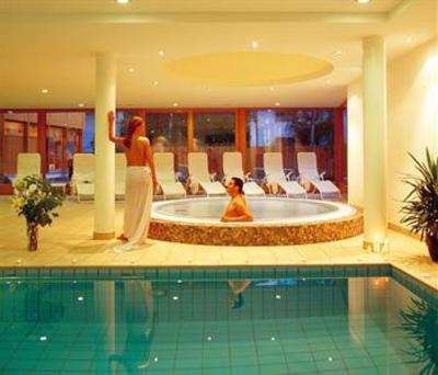 фото отеля Familienhotel Alpenhof