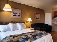 Maple Leaf Motel Inn Towne