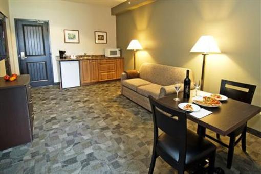фото отеля Midland Inn & Suites