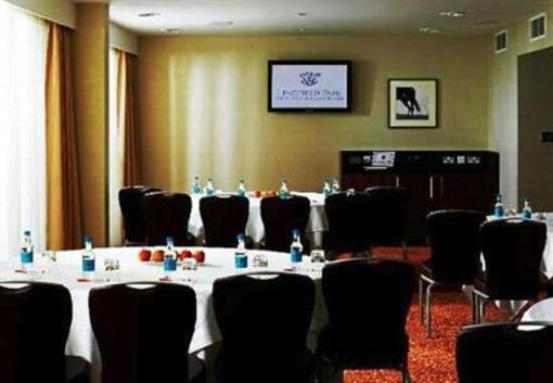 фото отеля Lingfield Park Marriott Hotel and Country Club