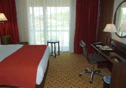 фото отеля Lingfield Park Marriott Hotel and Country Club