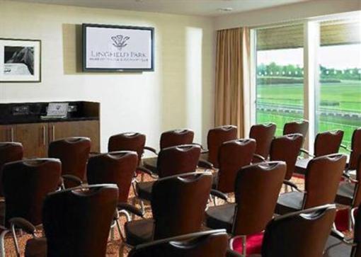 фото отеля Lingfield Park Marriott Hotel and Country Club