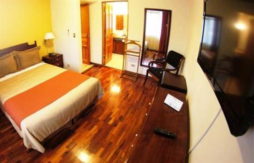 фото отеля Apartotel & Suites Villas del Rio