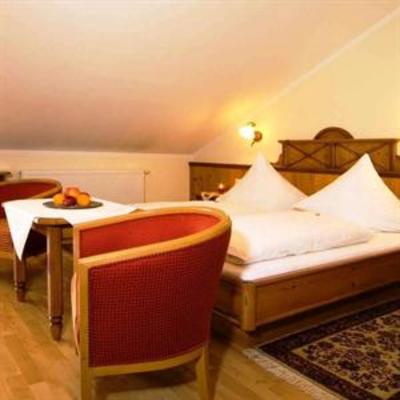 фото отеля Hotel Bayerischer Loewe Osterhofen