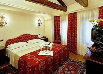 фото отеля Torre Dell'Orologio Suites Venice