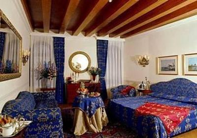 фото отеля Torre Dell'Orologio Suites Venice