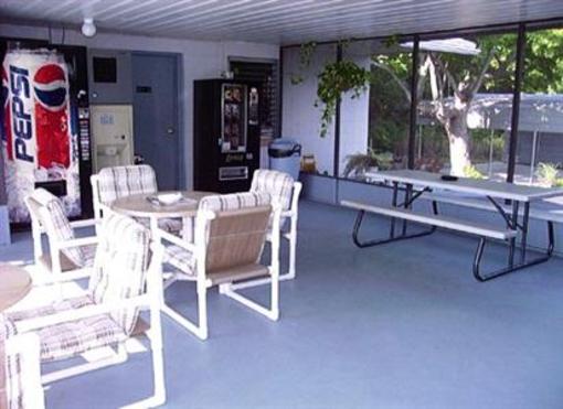 фото отеля Lake View Motel Crescent City (Florida)