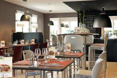 фото отеля Campanile Hotel Dreux