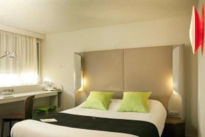 фото отеля Campanile Hotel Dreux