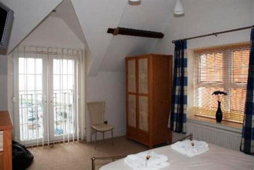 фото отеля Southover Beach Apartments
