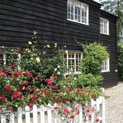 фото отеля 2 Bursteads Cottages