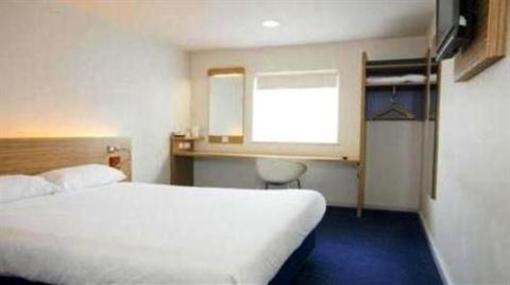 фото отеля Travelodge Hotel Sunbury M3 London