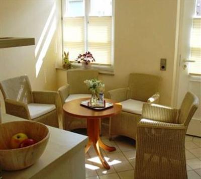 фото отеля Hotel Garni Kaiserstuhl