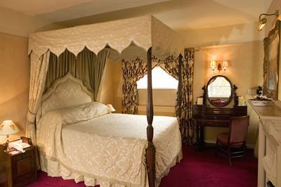 фото отеля Ravenwood Hall Hotel Bury St. Edmunds