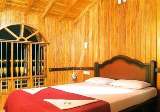 фото отеля JCT Houseboats Kumarakom