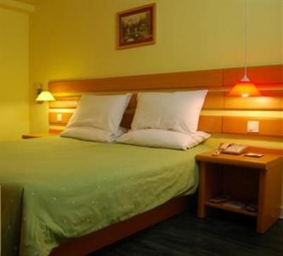 фото отеля Home Inn Hegang Hongqi Road