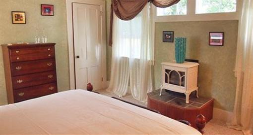 фото отеля The Admiral Peary Inn Bed & Breakfast