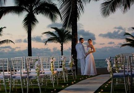 фото отеля Isla Verde Beach Resort Carolina