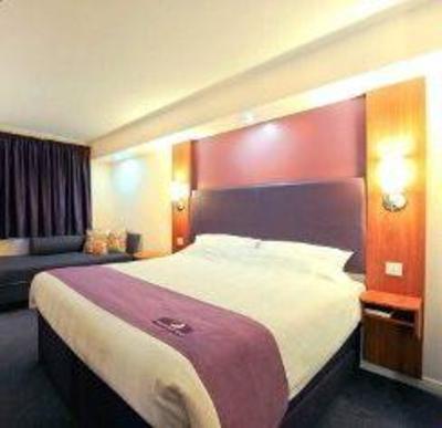 фото отеля Premier Inn Luton Airport