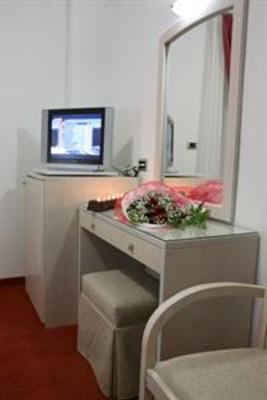 фото отеля Omiros Luxury Hotel