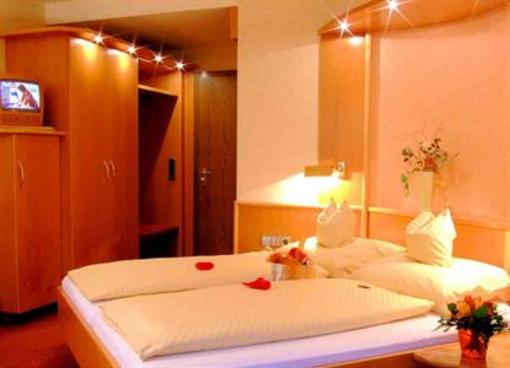 фото отеля Hotel Koch Garni Bad Liebenzell