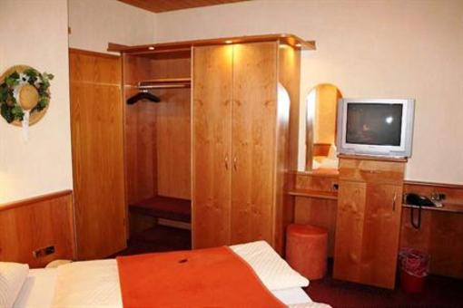 фото отеля Hotel Koch Garni Bad Liebenzell