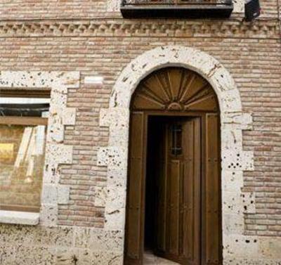 фото отеля Hostal El Marques Saldaña