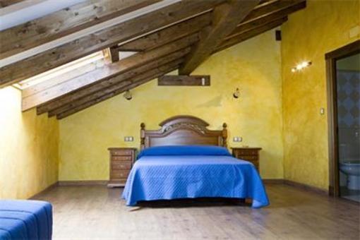 фото отеля Hostal El Marques Saldaña
