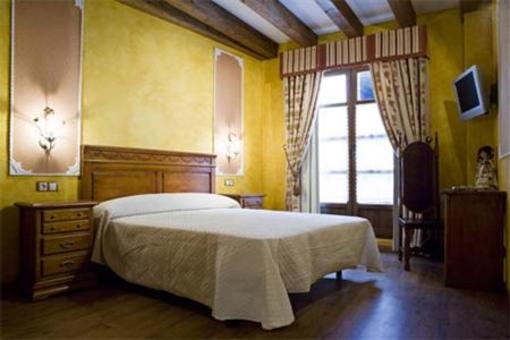 фото отеля Hostal El Marques Saldaña