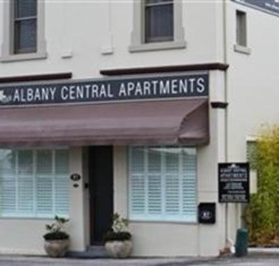 фото отеля Albany Central Apartments