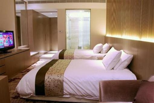 фото отеля Chalong International Hotel
