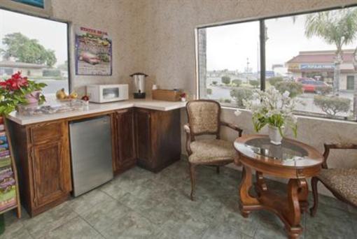 фото отеля Americas Best Value Inn Rialto