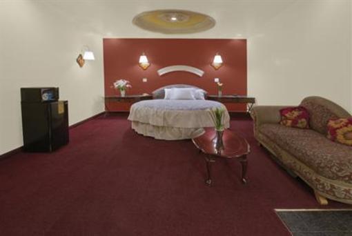 фото отеля Americas Best Value Inn Rialto