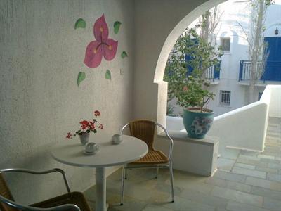 фото отеля Ragousis Apartments Parikia