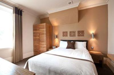 фото отеля Innkeeper's Lodge The Hand & Sceptre