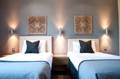 фото отеля Innkeeper's Lodge The Hand & Sceptre