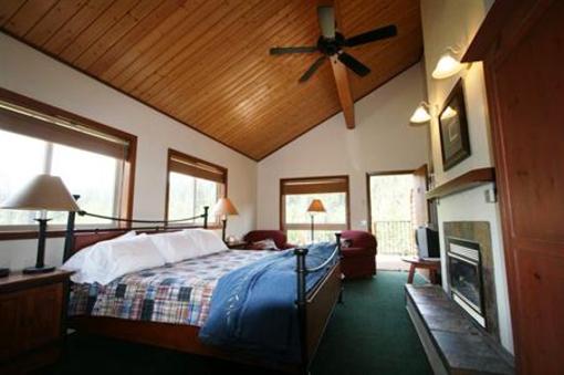 фото отеля Bear Creek Lodge