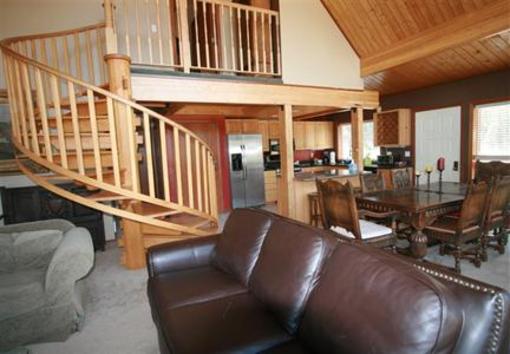 фото отеля Bear Creek Lodge