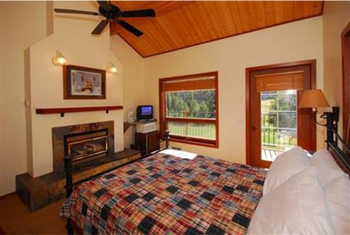 фото отеля Bear Creek Lodge