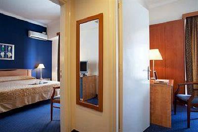 фото отеля Best Western Lucy Hotel Chalkida