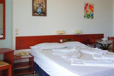 фото отеля Seafront Apartments Arkadi