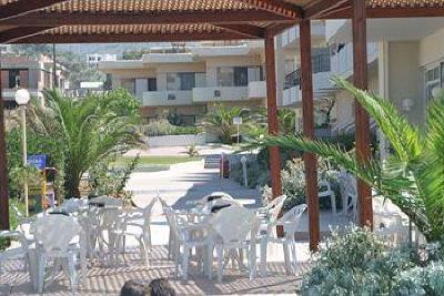 фото отеля Seafront Apartments Arkadi