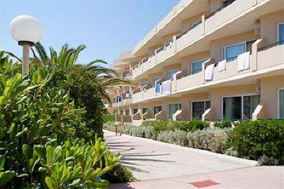 фото отеля Seafront Apartments Arkadi