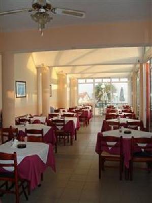 фото отеля Seafront Apartments Arkadi