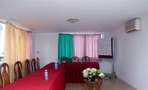 фото отеля Holiday Hotel Sihanoukville