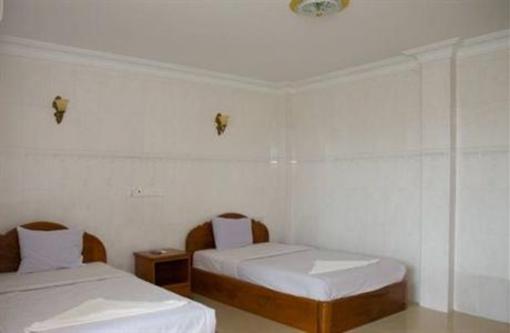 фото отеля Holiday Hotel Sihanoukville