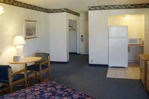 фото отеля Americas Best Value Inn Pacific Oceanside