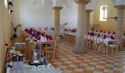 фото отеля Hotel ve Dvore
