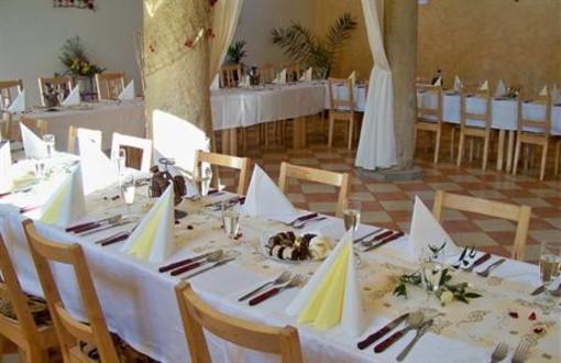 фото отеля Hotel ve Dvore